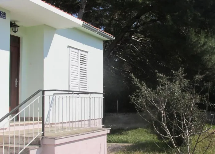 Haus In Ugljan Mit Terrasse- Garten Und Barbecue By Interhome Holiday home *