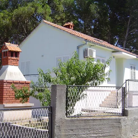 Haus In Ugljan Mit Terrasse- Garten Und Barbecue By Interhome * Sušica