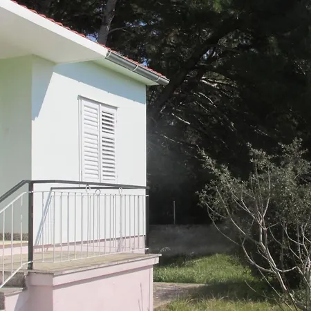 Haus In Ugljan Mit Terrasse- Garten Und Barbecue By Interhome 펜션 *
