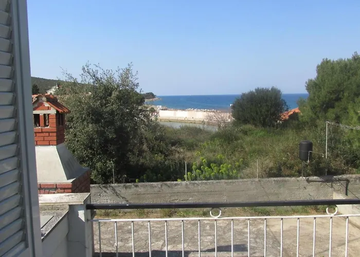 Haus In Ugljan Mit Terrasse- Garten Und Barbecue By Interhome Feriehus Sušica